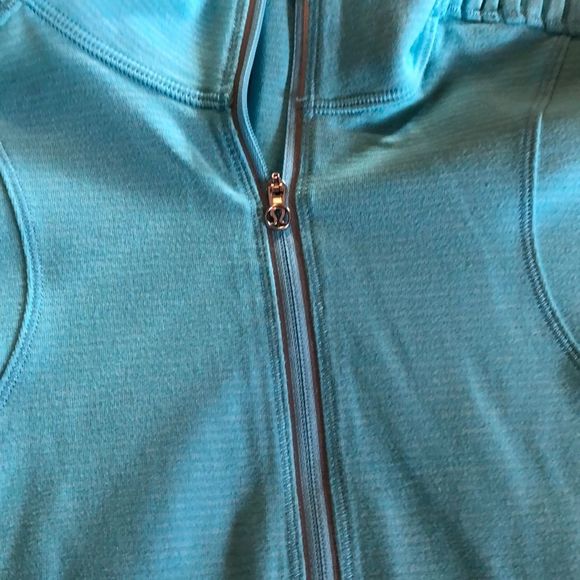 Lululemon light blue pique 1/2 zip - Picture 13 of 14